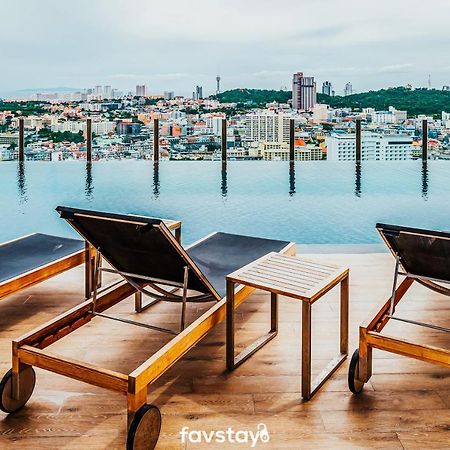 Favstay - The Base Central Pattaya Exterior photo