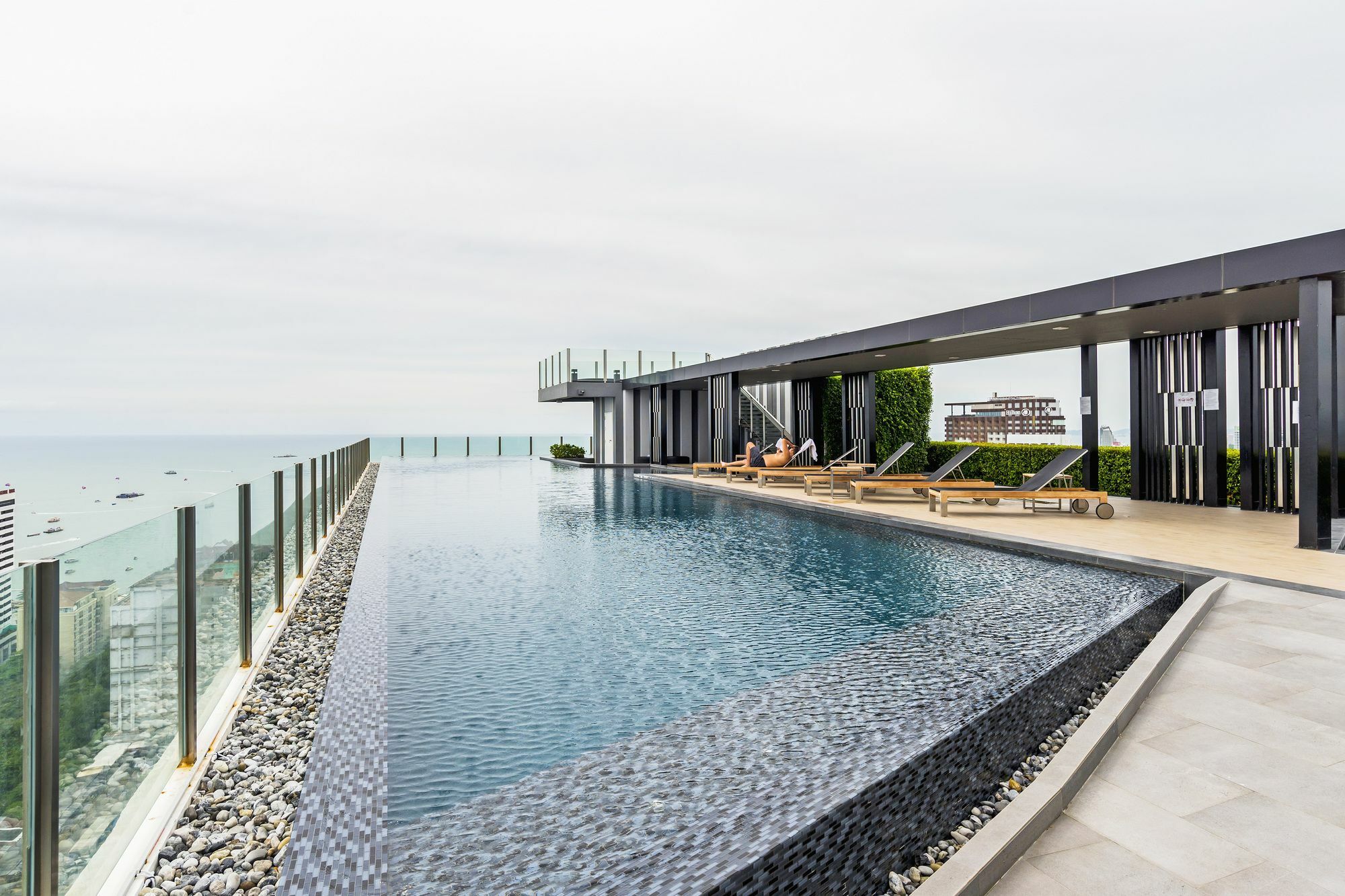 Favstay - The Base Central Pattaya Exterior photo